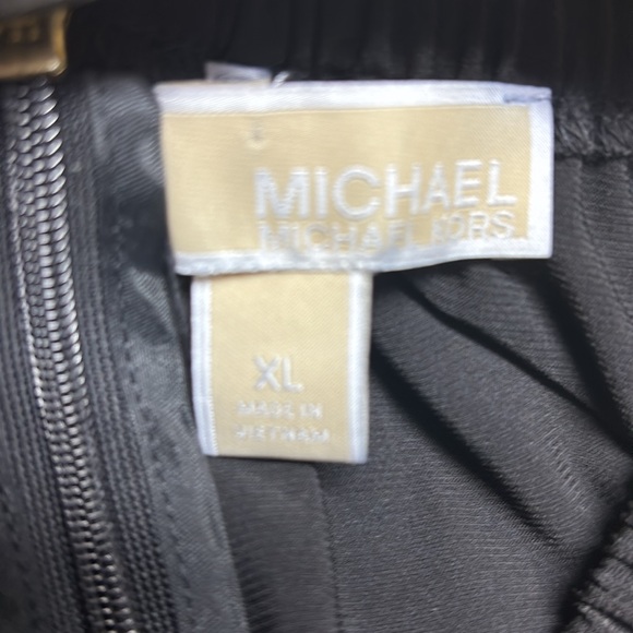 Dress - Picture 7 of 7